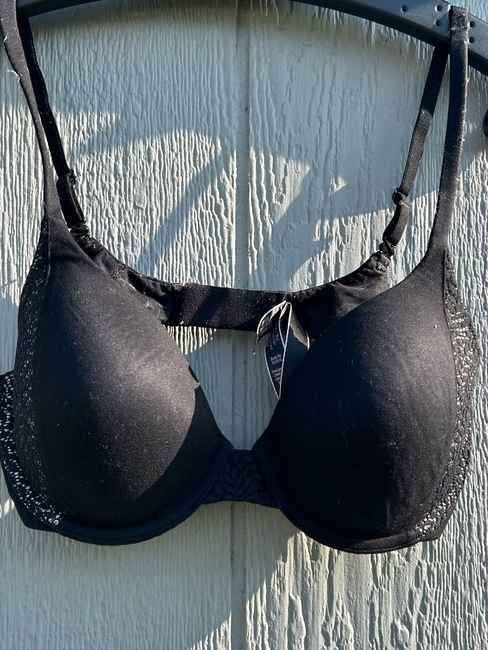 Victoria’s Secret Black Molded Push-Up Bra Contoured Cups Sheer Lace Wings